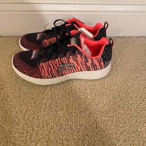 Sketchers lightweight comfortable sneakers